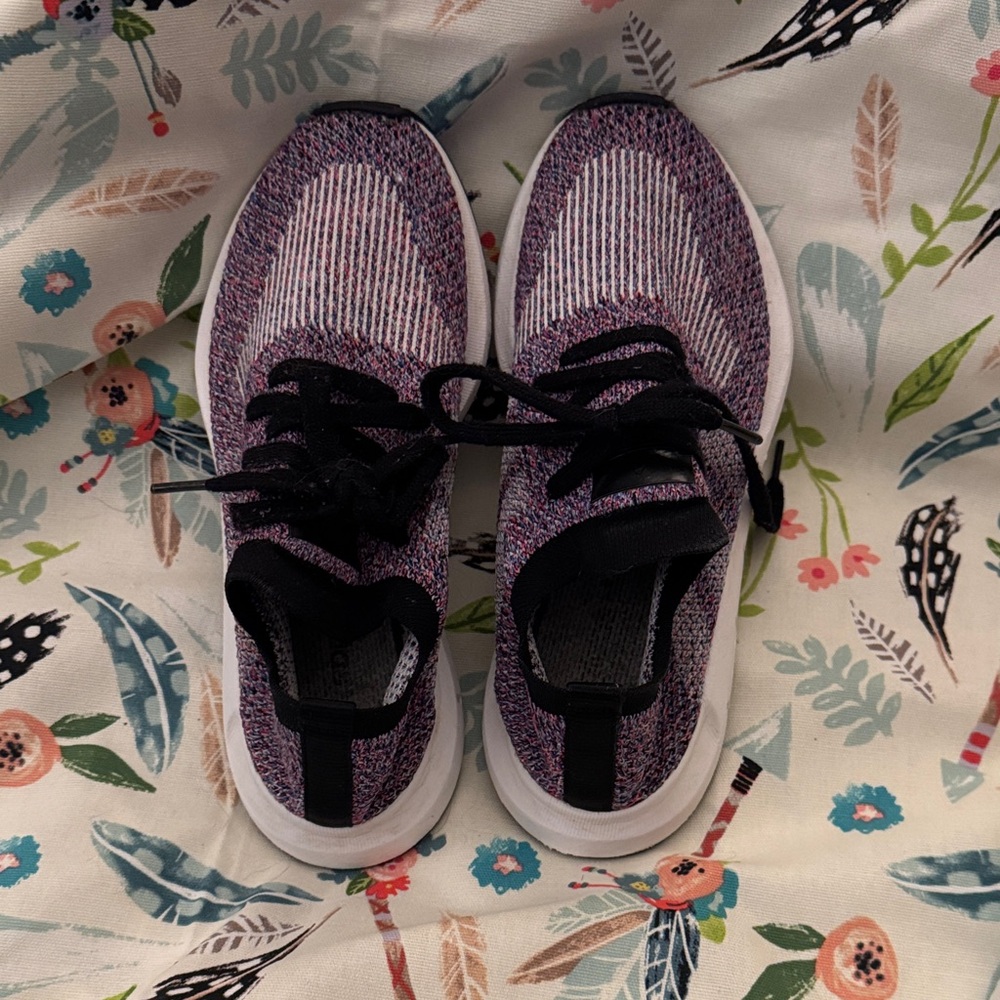 Stylish Purple and Black Knit Sneakers